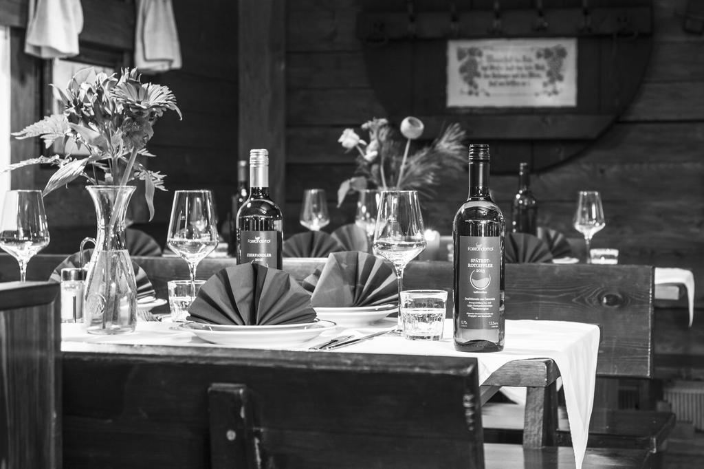 Winzerhotel Gumpoldskirchen Dış mekan fotoğraf